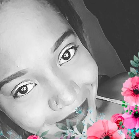 Meet your Posher, Derriane - Picture 1 of 1